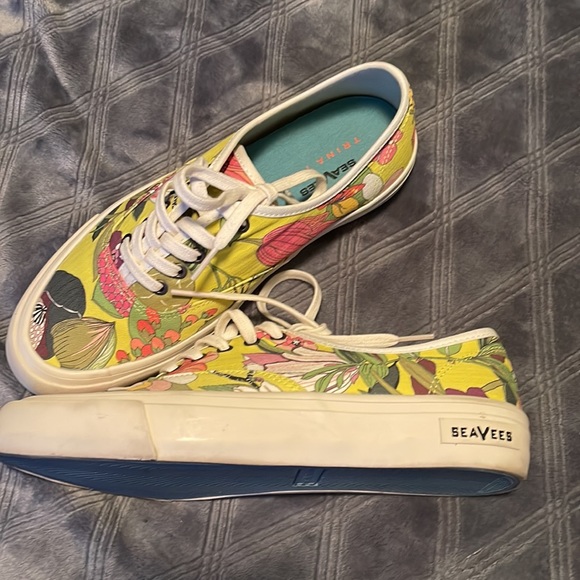 Trina Turk for JCrew - SeAVees - Sneakers Sz. 9; EUC - Picture 5 of 5